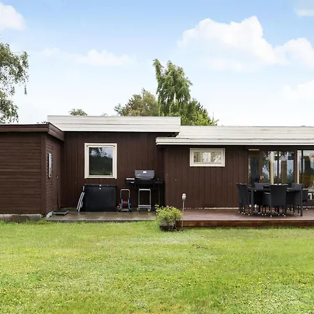Vakantiehuis Amazing In With Kitchen Stege